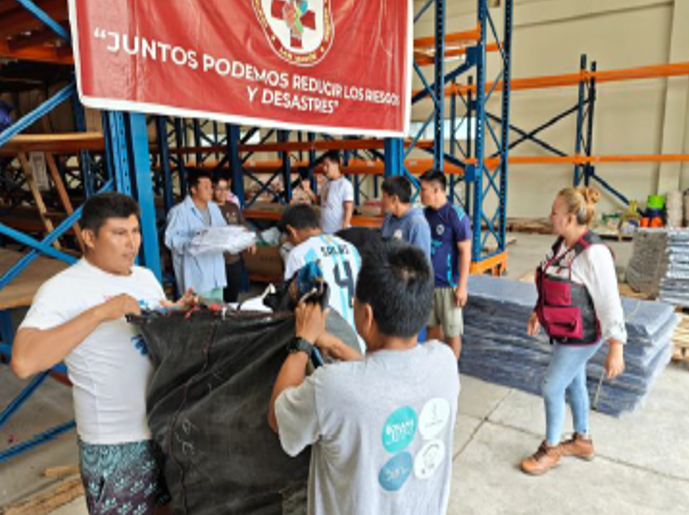 COENPeru's tweet image. 🚨 San Martín: #GORE entregó bienes de ayuda humanitaria (techo y abrigo) para las personas damnificadas tras el #Deslizamiento ocurrido el 15/4 en el caserío Eladio Tapullima, distrito de San José de Sisa, provincia El Dorado, que causó daños a viviendas, instituciones