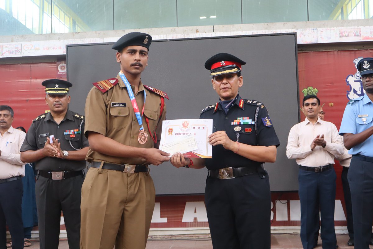 #SainikSchoolAmbikapur shines on the global stage!Cadet Pranshul Mishra wins a Bronze Medal at the International English Olympiad Level-2.Among Top 3 worldwide.Competed with participants from 20+ countries.A proud moment.
<a href="/SZFoundation/">SilverZoneFoundation</a> #SainikSchoolsSociety #PIBRaipur