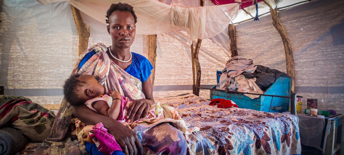 UNIC_Moscow's tweet image. Южный Судан: ухудшение гуманитарной ситуации и новый виток насилия

tinyurl.com/4t4uk4d8

Жительница Южного Судана, вынужденная покинуть свой дом из-за войны. Фото  УКГВ/А.Адемигбуджи 

#UN #OOH #SouthSudan #SecurityCouncil #СоветБезопасности #ЮжныйСудан