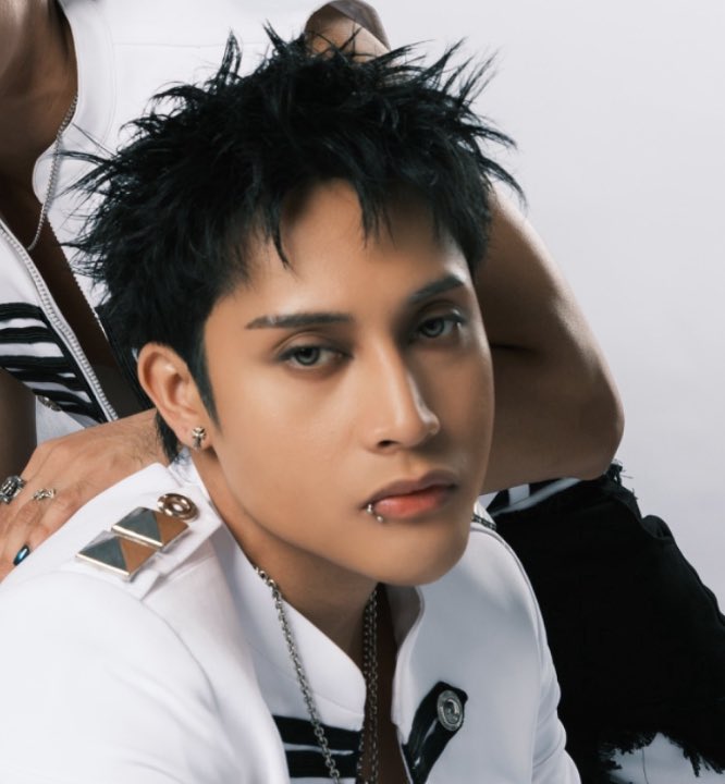 ʀᴀᴇ 𖤣 ☼ tweet media