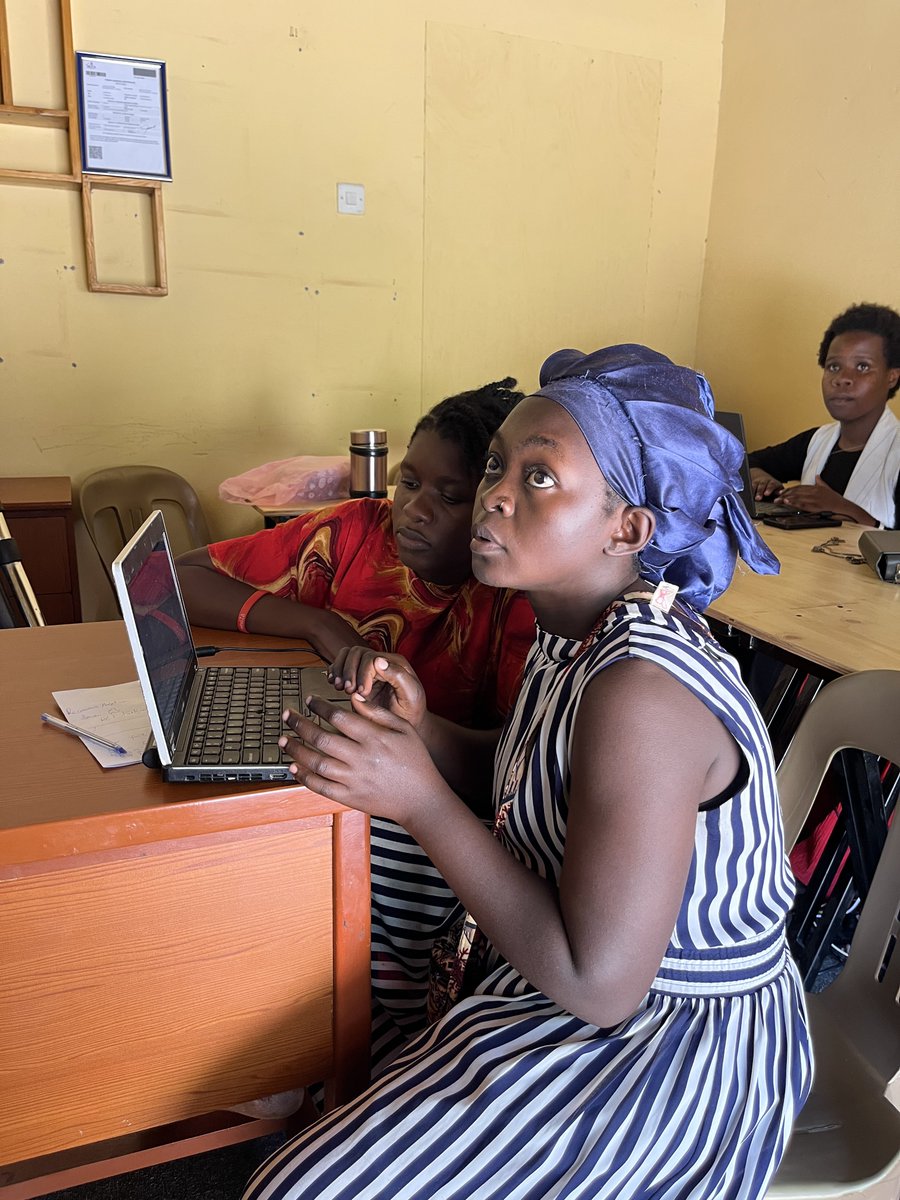 the_moveug's tweet photo. A classroom. One laptop. A young mother with her baby in her arms.

And a future being rebuilt in real time.

Many teen mothers are told their education has ended. But here they are learning digital skills that help them regain confidence

Partner with us: https://t.co/K5lhGNaBGV https://t.co/0tcdfhemUq