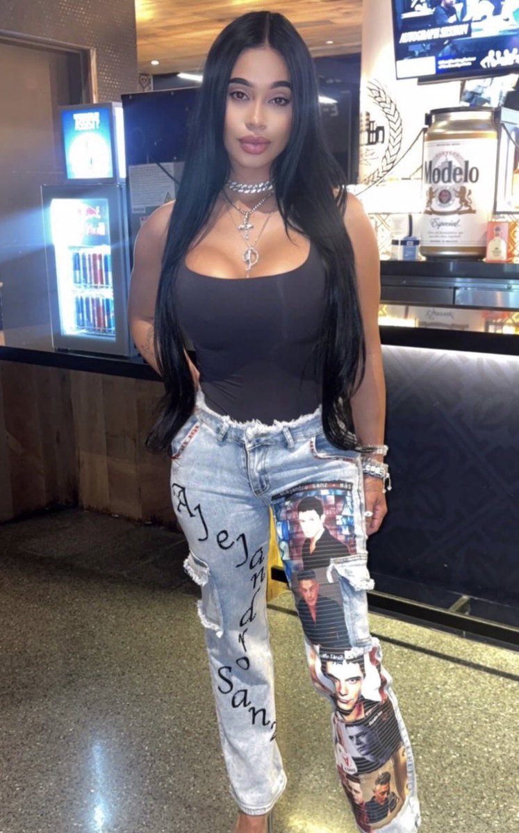 repostparadise1's tweet image. #latina #bbl #milf