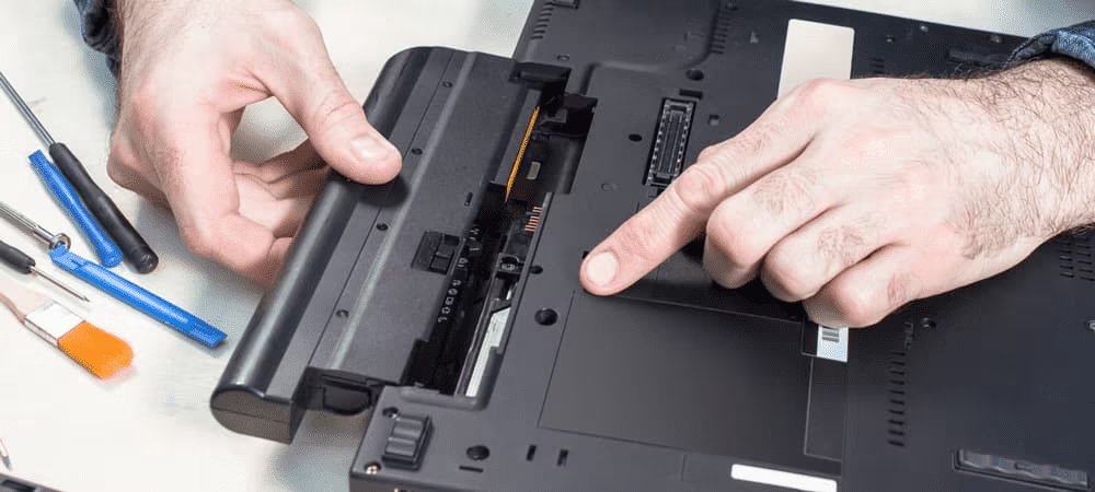 LaptopDealsEU's tweet image. 📢 Remember easy-to-swap batteries?
From 18 Feb 2027, laptop batteries must be easily replaceable by any user - using only common tools, no heat, glue or solvents needed. Spare batteries available for min. 5 years + instructions.
#Laptops #Batteries #LaptopDealsEU