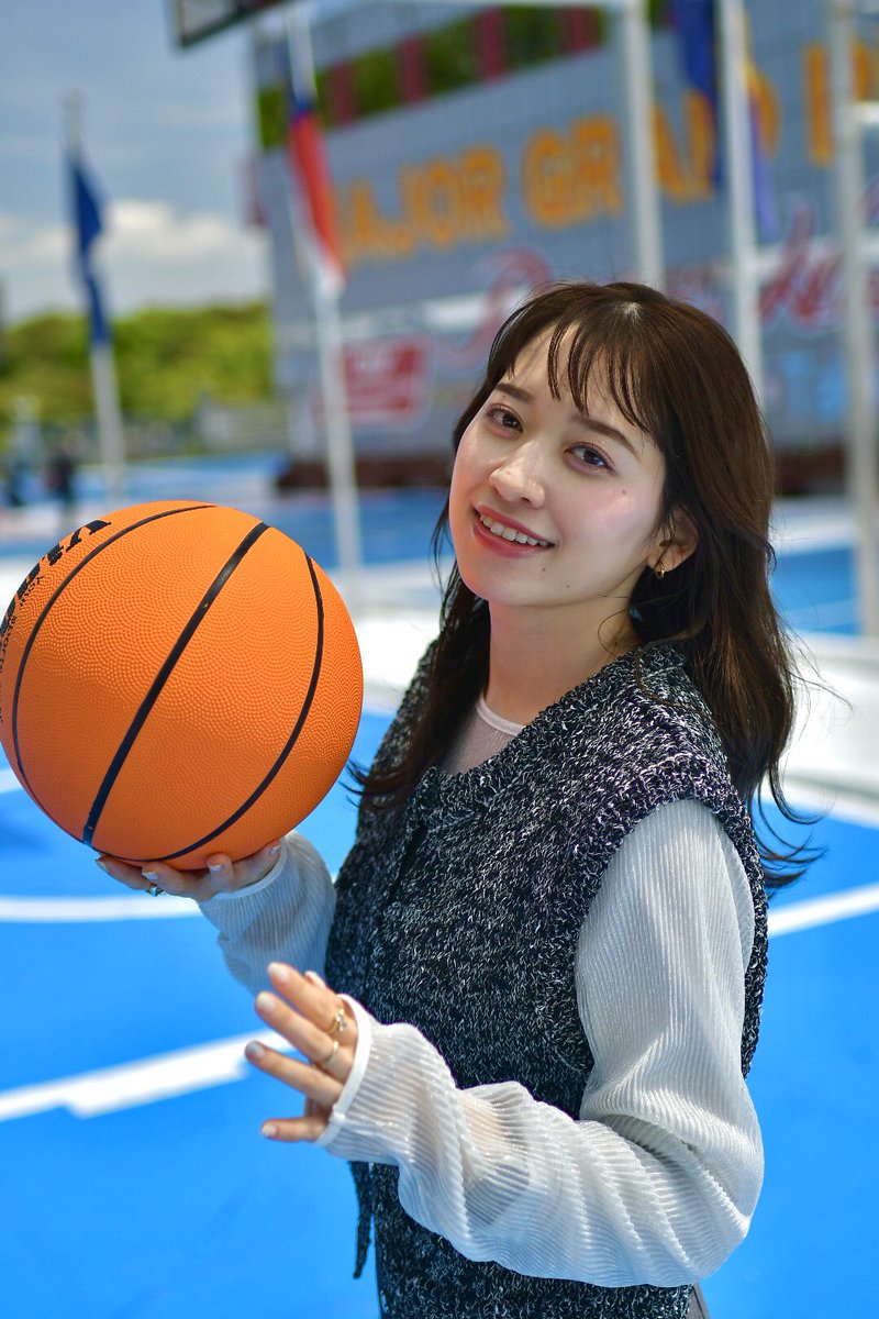 tennshousann's tweet image. バスケやろうよ。。

2026.04.19femto撮影会
location:千葉県市川市
モデル:守真美奈(@mamina_femto)
#ファインダーの中の私の世界
#ファインダー越しの私の世界
#portrait #portraitphotography
#バスケット
#ポートレート
#femto_pc
#ストリート撮影
#ゲームセンター