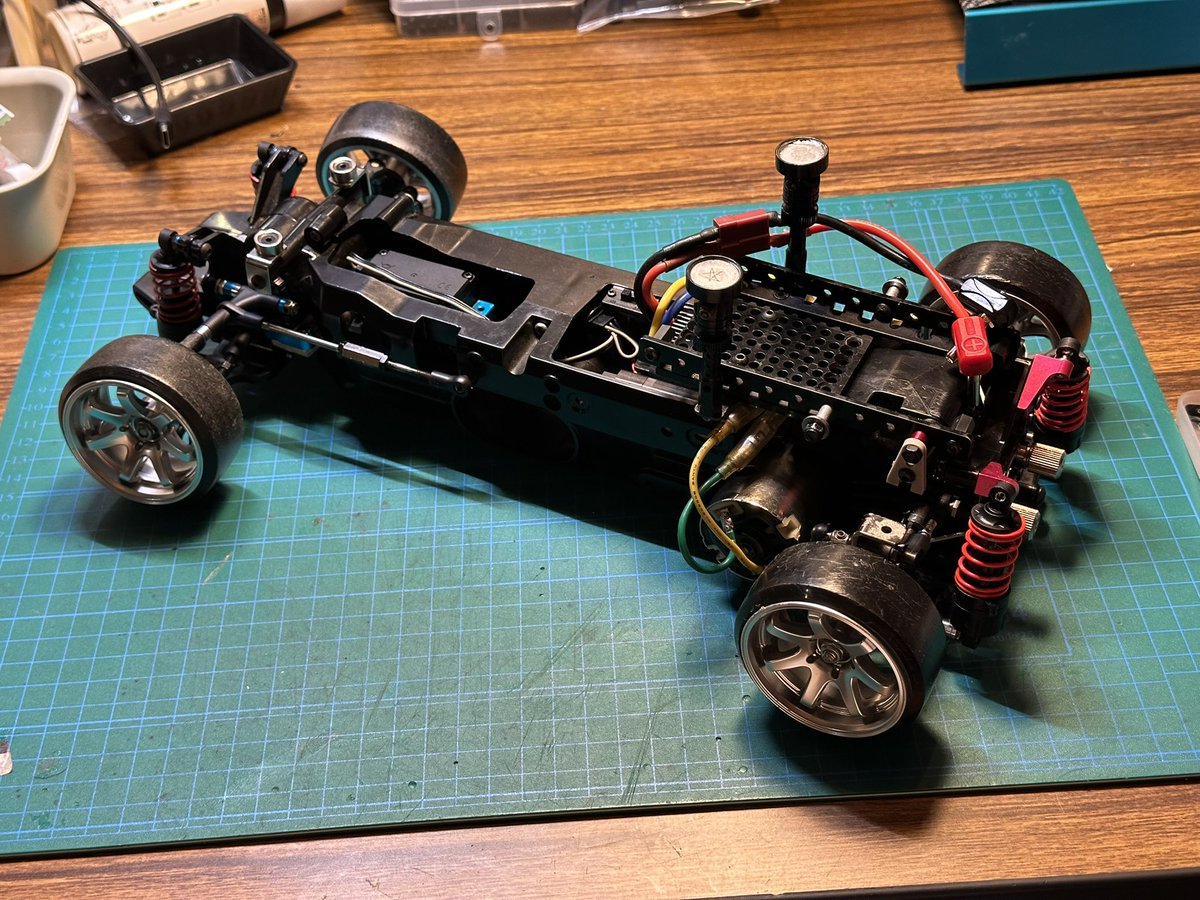 purpletrueno's tweet image. さて、思ったより走ってくれたTL01。
細かい修正して、次のボディ頑張ろ！ᕕ( ᐛ )ᕗ
#TL01
#2駆ドリ