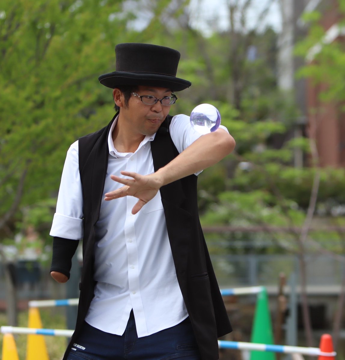 k6adart's tweet photo. 2026.04.18
多治見大道芸見本市

#多治見大道芸見本市
#多芸
#片腕のマジシャンHAKU  さん https://t.co/xQzUWLoJVe