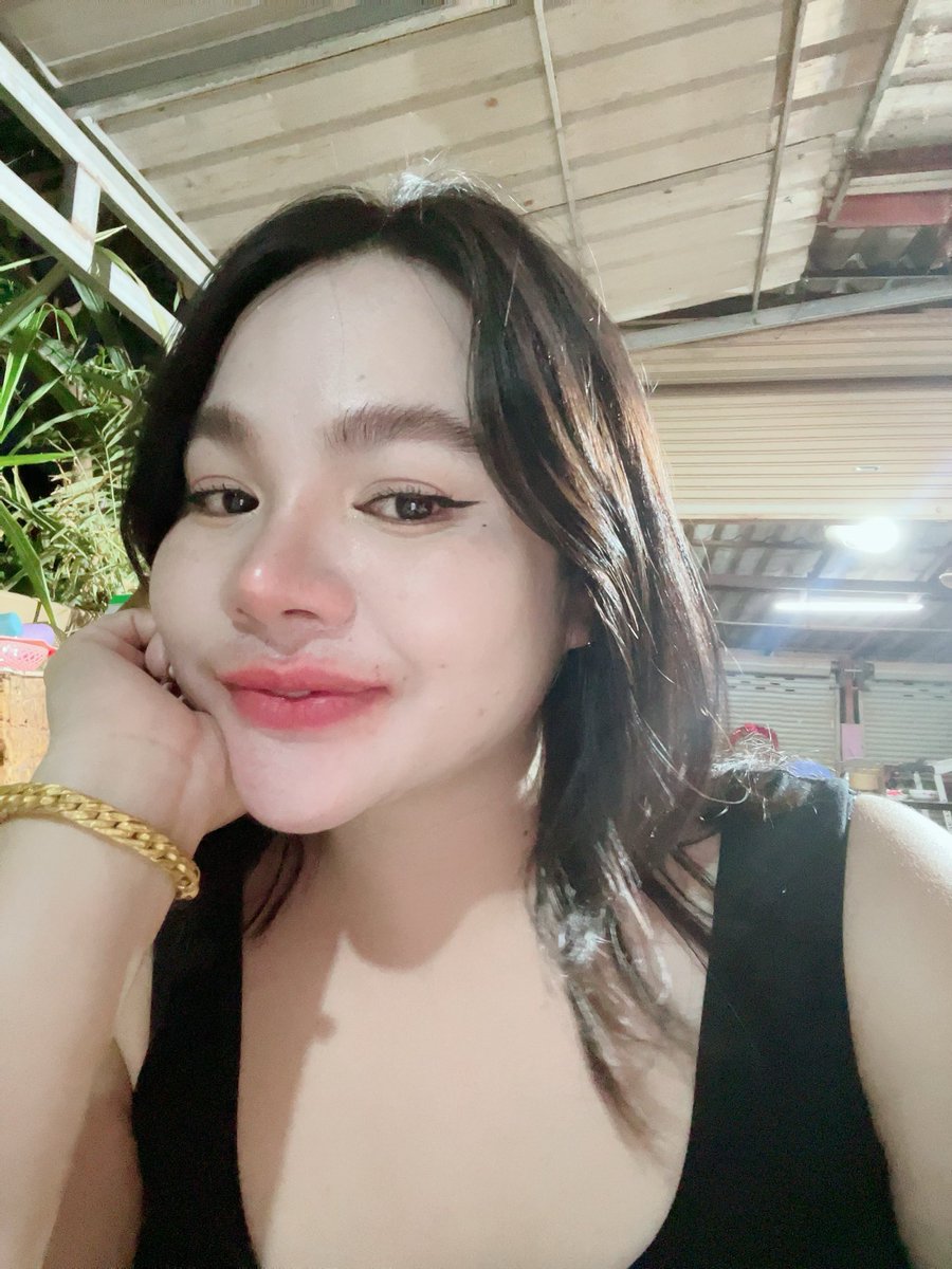 ນັດ tweet media