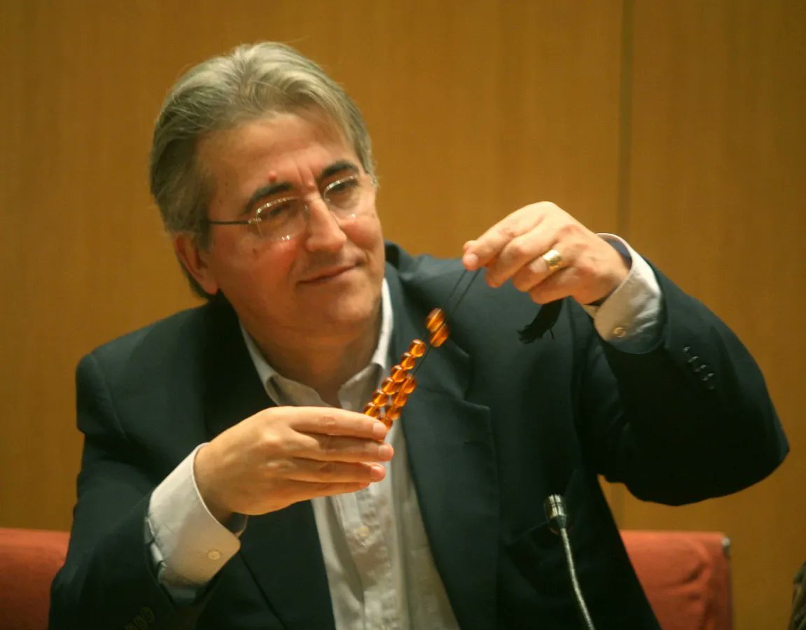 Γιάννη μου, το καντήλι σου

sfyrodrepano.blogspot.com/2026/04/blog-p…

Τα (αυταρχικά) καθεστώτα πέφτουνε αλλά ο Γιάννης μένει. Γιατί είναι ηγέτης λαοπρόβλητος και σύμβολο της δημοκρατίας, η Μελίνα και η Αλίκη της ΓΣΕΕ. Τράβα μπρος και μη σε μέλλει, που οι μέρες της αφθονίας σας είναι μετρημένες!