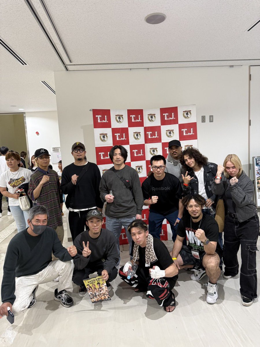 kickboxing420's tweet photo. 昨日の試合、判定2-0で負けました

２年ぶりの試合、いろいろ不安もあったけど周りのサポートと
40人以上の応援団のおかげで闘う事が出来ました🙏

達人ルールでの試合は最高に楽しかったし
熱い気持ちを思い出した🔥

でもやっぱ負けたのは死ぬほど悔しい

強くなりてえな。

#格闘技#最高 https://t.co/XM5V5yPLMo