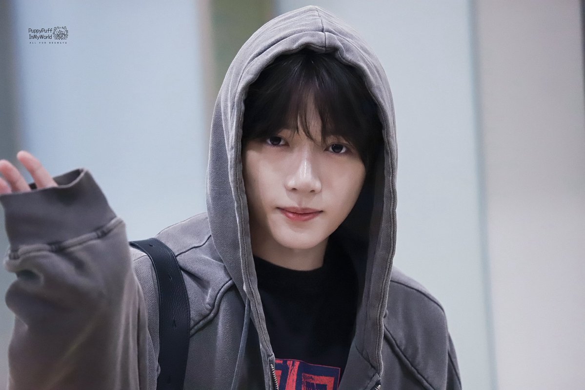 PuppyPuffInMyWorld tweet media