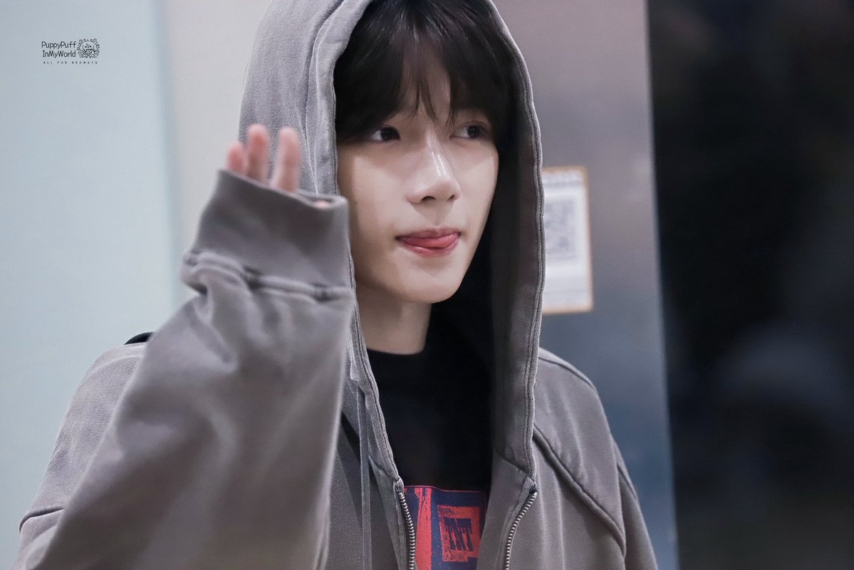 PuppyPuffInMyWorld tweet media