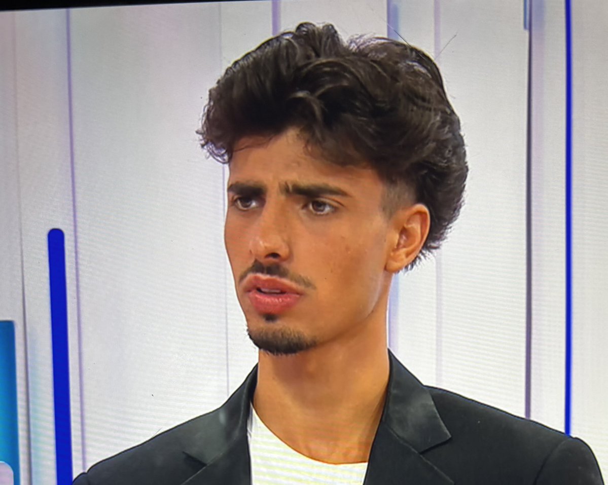 #sstvi ESCROTO DE MERDA FILHO DA PUTA A DAR O AR DE SANTINHO E QUE QUEM TEVE A CULPA DE TUDO FOI A EVA! VAI TE FODER TU, A CABRA DA ARIANA E A TUA MÃE