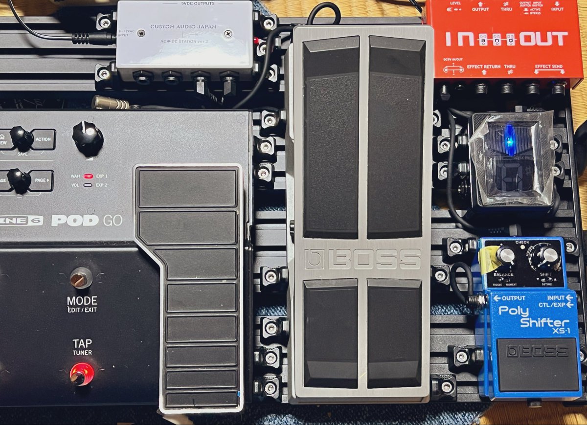 maku_no_music's tweet image. Pod GOとEXPペダルの相性が悪かったのでBOSS FV-500に変更😁XVP-10は古いからなのか上手く作動出来きず…手持ちがあって良かった😅
大師匠🤓と同じモノ使ってます🤣

#エフェクターボード2026春　改
#BOSS
#LINE6