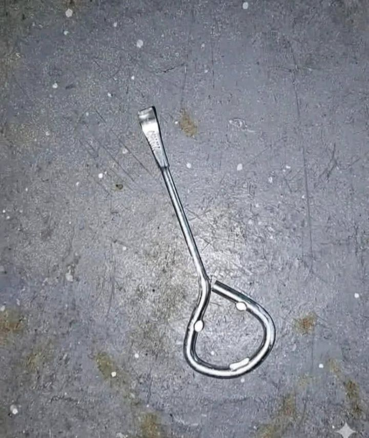 I have no idea what this is. I found it in our garage while doing some general cleaning. I'm thinking if I should keep it.