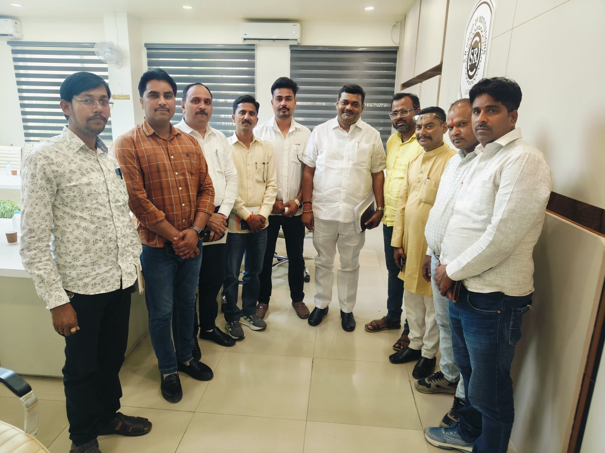 KuldeepBjpUP's tweet photo. #तैयारी_बैठक 
आज एस.आर इंस्टीट्यूट में पंडित दीनदयाल उपाध्याय प्रशिक्षण महाअभियान 2026 के अंतर्गत कल 21 अप्रैल को आयोजित होने वाली (उत्तर प्रदेश, बिहार एवं उत्तराखंड) #उत्तर_पूर्व_जोन_कार्यशाला हेतु तैयारी बैठक में शामिल रहा।
 
#पंडित_दीनदयाल_उपाध्याय_प्रशिक्षण_महाअभियान_2026 https://t.co/bFudB9Hl1l