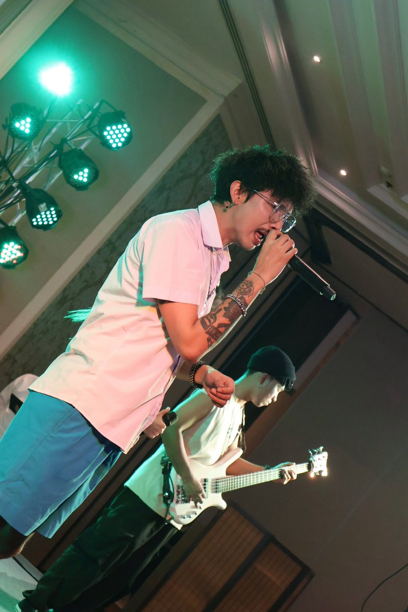 dub step tweet media