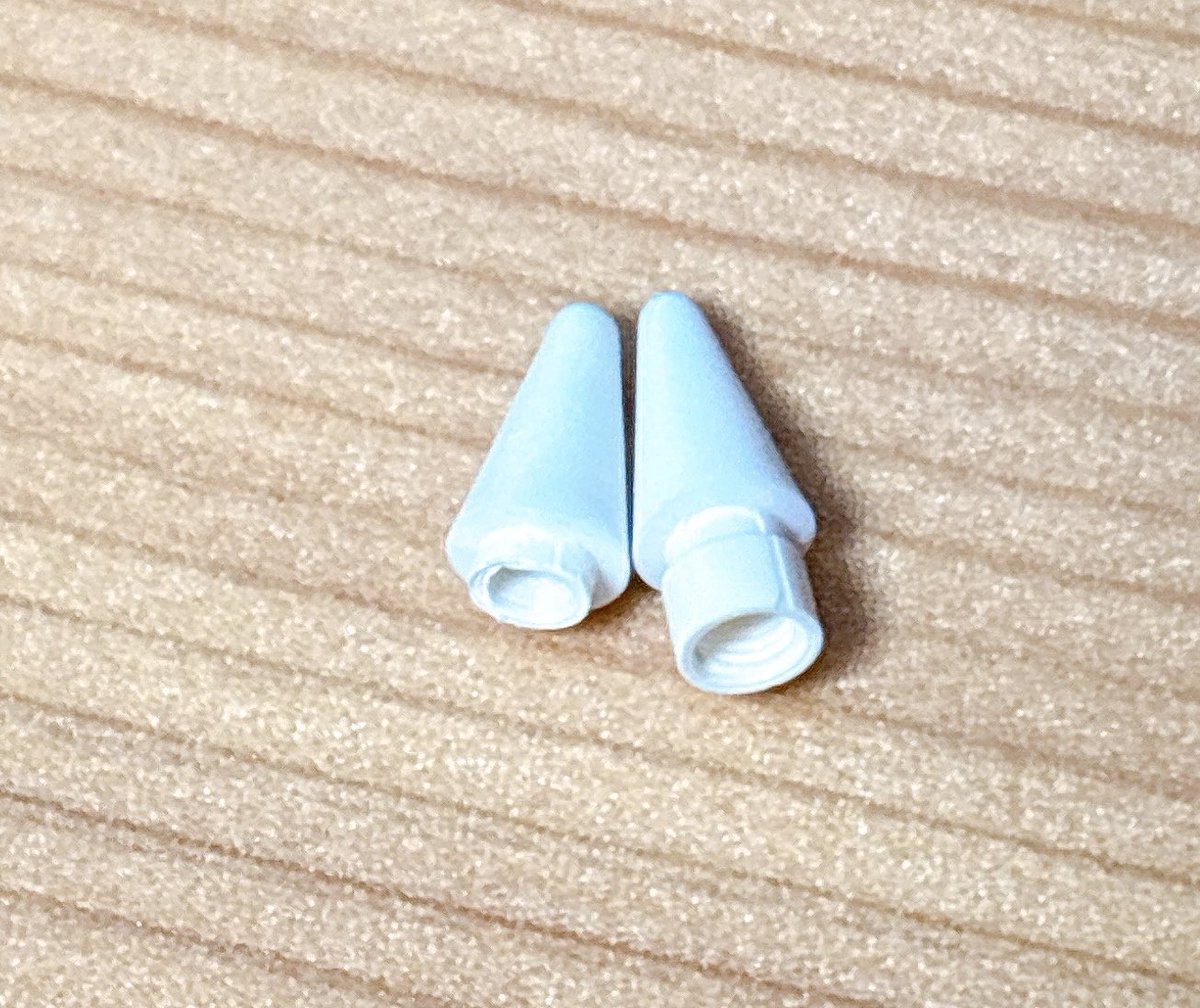 f_87san's tweet photo. Applepencilのペン先のツメが折れて、
本体の中に残ったまま…

細いドライバーやピンは使って見たけど、動かん…

どうやったら取れるの😭
 #ピンチ https://t.co/wMlSWU8snM