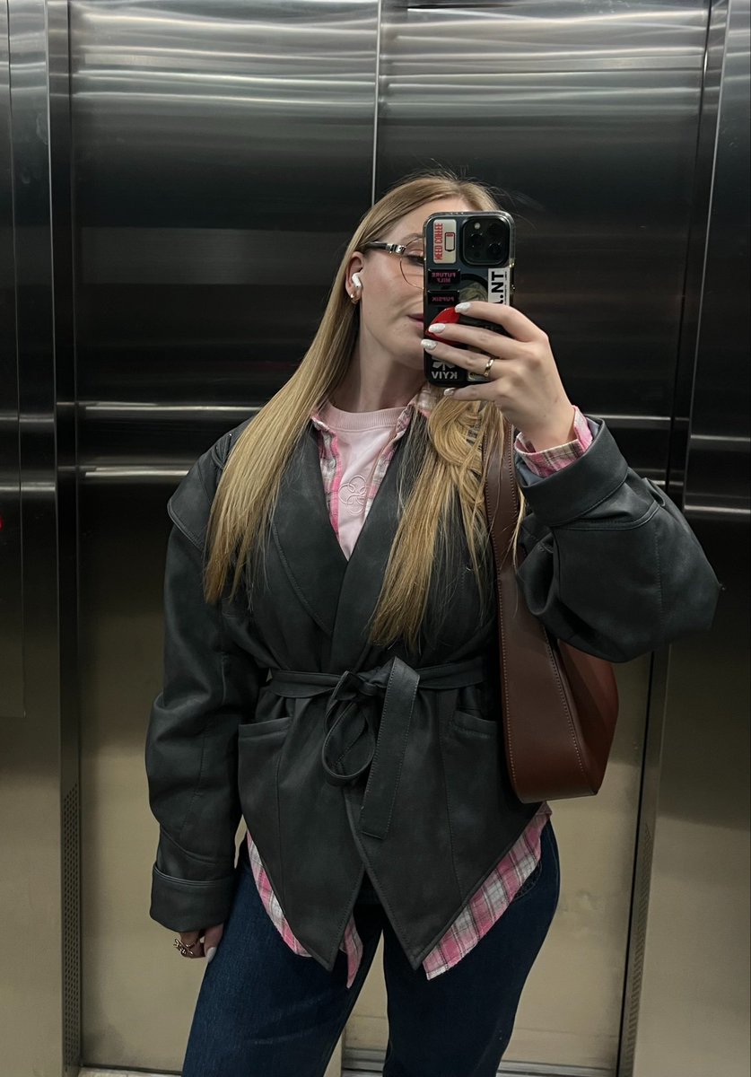 постою тут почекаю поки ви закинете пару гривнів пану на баночку🙂‍↔️👇🫶send.monobank.ua/jar/KGgd3Uinw