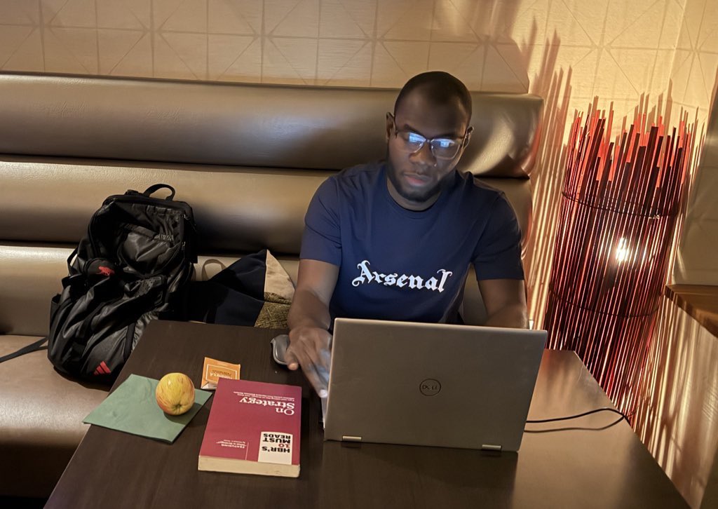 Sir J (J9) tweet media