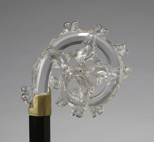 andreas_nigbur's tweet image. 1/2
The first two photos were taken in the Spanish church of Santa Maria de Gracia in Cartagena and depict a traditional Catholic Holy Week rite, known as Semana Santa, which is considered very ancient.

A group of women, dressed in tunics, black caps, and white gloves, are