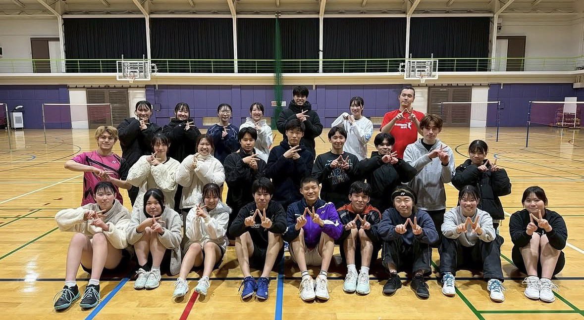 kyokyo_bad's tweet photo. 12月7日（日）に奈良教育大学バドミントン部の皆さんと練習試合を行いました！
ダブルスやシングルスなどたくさんの試合をさせていただきました✨
奈良教育大学の皆さんとの交流が深まり、充実した一日を送ることができました！
奈良教育大学の皆さん、ありがとうございました！ https://t.co/3IMm7fBOWX