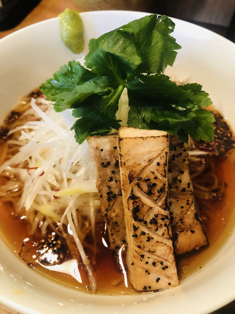CHENMEN8's tweet photo. いつもちぇん麺をご利用頂き誠に有難う御座います！

明日4月21日よりちぇん麺特製！冷やしラーメン❗️（日高昆布、静岡産、鰹節）をふんだんに使用した、まろやか和風スープラーメン！
これから暑い日が続く時にピッタリな商品です！ https://t.co/HIKDkwkPt8