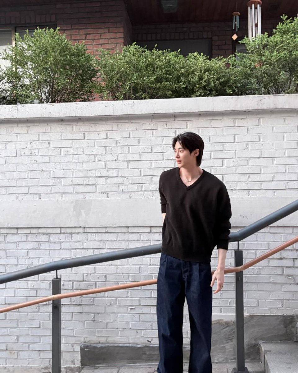 the B in byeon wooseok stands for BOYFRIEND