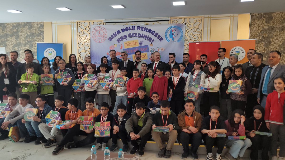 DarendeMEM's tweet photo. İLÇEMİZDE BÜYÜK BAŞARI 🎉

AKIL VE ZEKA OYUNLARI İL TURNUVASI GERÇEKLEŞTİRİLDİ.🥇 
İlçemizi temsilen giden 10 öğrencimizden 8 birincilik, 1 ikincilik, 1 üçüncülük  geldi. 

@tcmeb @Yusuf__Tekin @malatyamem @behcet_bakir @fevziince74 https://t.co/p96VA1ulHY