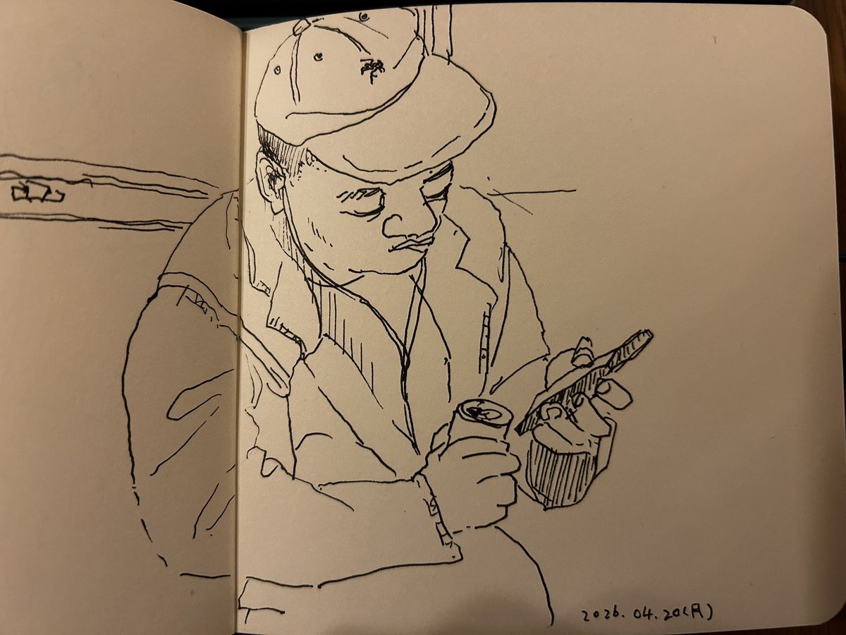 電車スケッチ。✍️
味のあるおじさんやった。