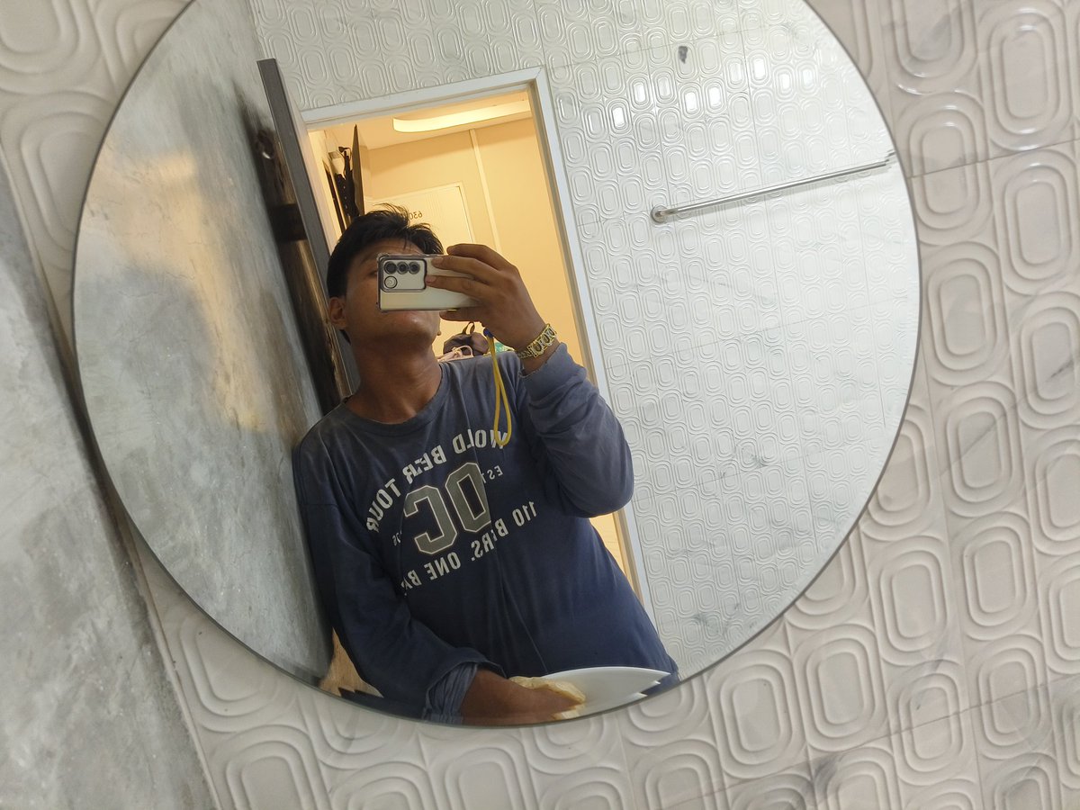 Lik e__ SWing 👩‍❤️‍👩 tweet media