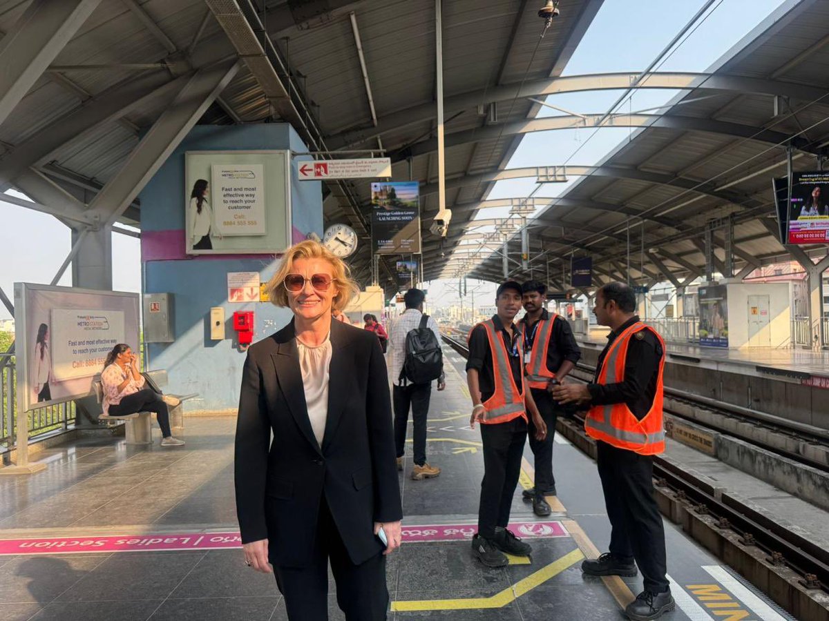 NorwayAmbIndia's tweet photo. Took the #HyderabadMetro from HITEC City — clean, efficient and so comfortable! Impressed by the ambitious plans to expand the network, which will further boost #sustainable #urbanmobility. @TelanganaCMO @revanth_anumula @HMRLHydmetro @TravelTelangana #cityonthemove https://t.co/vDEdUh3x1a