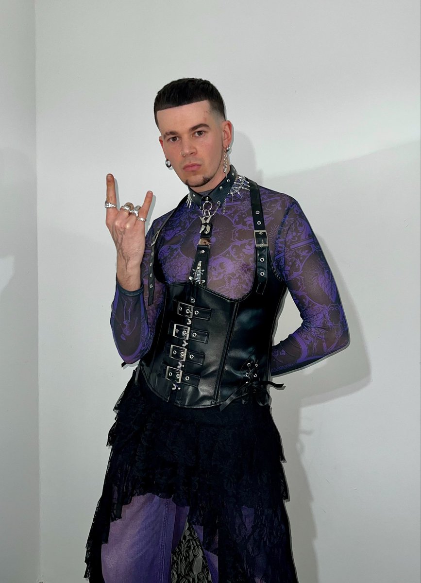 𝔻𝕖𝕔𝕝𝕒𝕟 tweet media