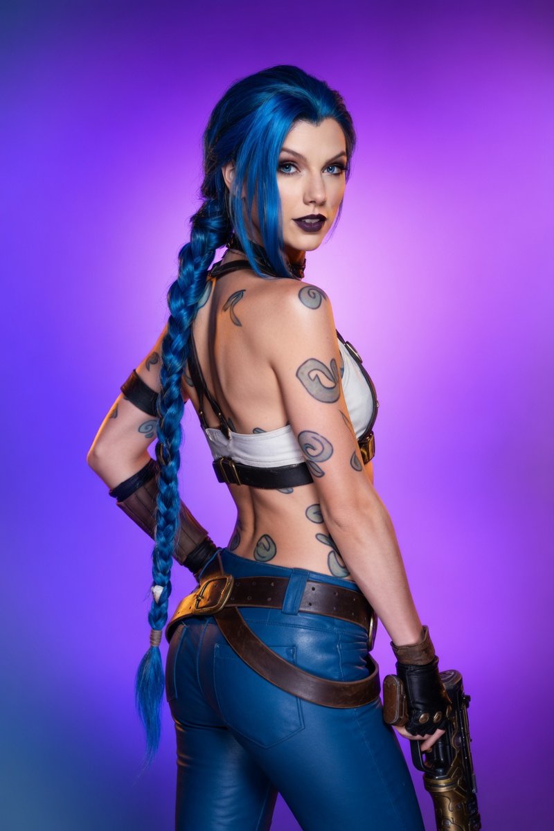 swiftverse89's tweet photo. Taylor Swift as Jinx. #TaylorSwift https://t.co/MFM1GEEcOF