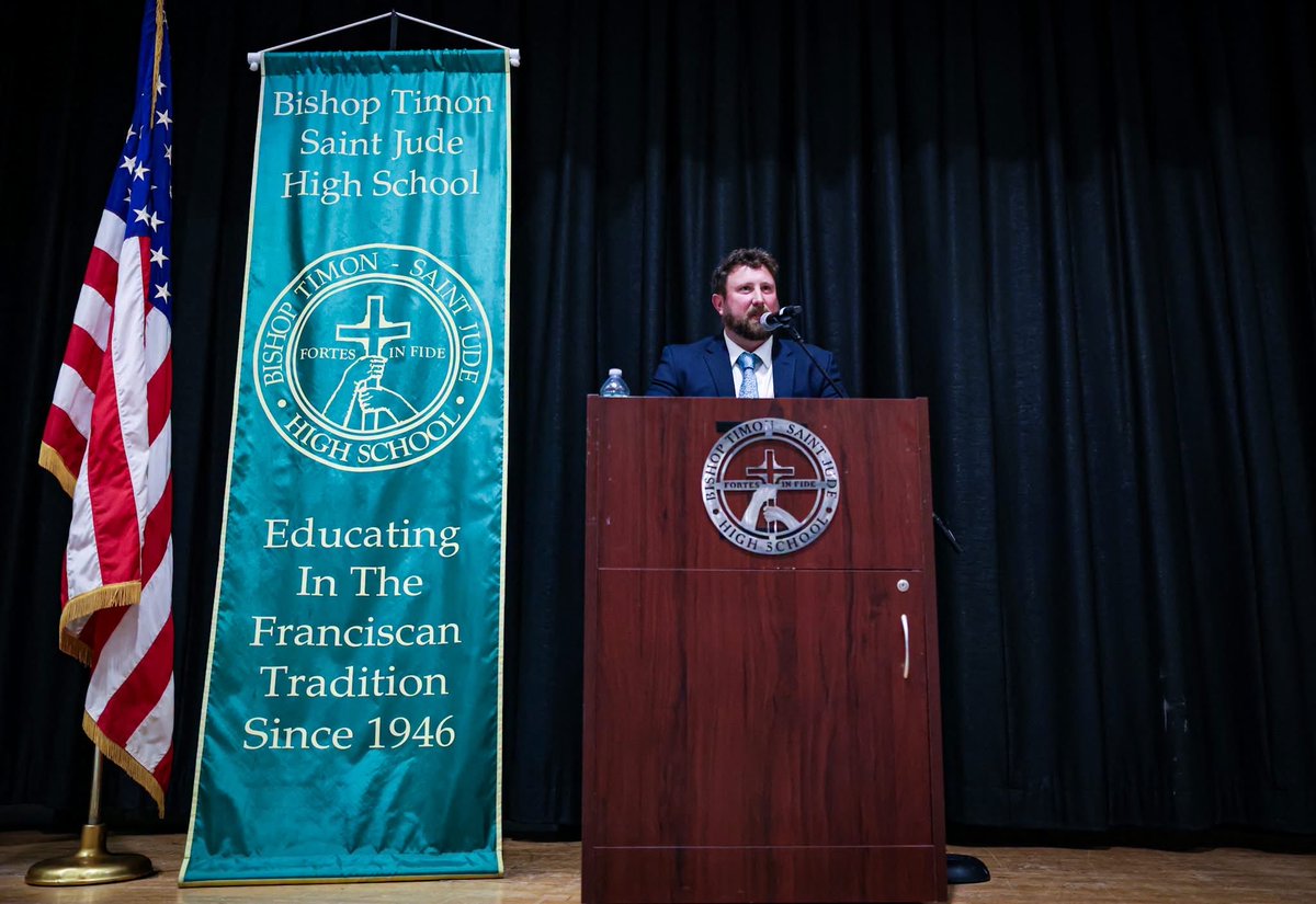 BishopTimonHigh's tweet photo. Timon proudly inducted the newest members of our Athletic Hall of Fame!
Congratulation to the following:
Championship Baseball Teams 1964-66
Mark Kirk '90 
Patrick Clancy '95
Kevin Quinn '02
Jeffrey Amplement '07 
Connor Kobis '09 
Mike Burke
Thank you for your lasting impact! https://t.co/lGthO7hNkC