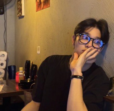 siroo65764's tweet photo. 윰세2가 22년도 작품이라
순록이 누가해야하냐 말나올땐 김재원은 얘기조차안나오는 신인이였는데 순록이에 캐스팅하시분 감사함요정말👍 https://t.co/dTuR9cNzLa