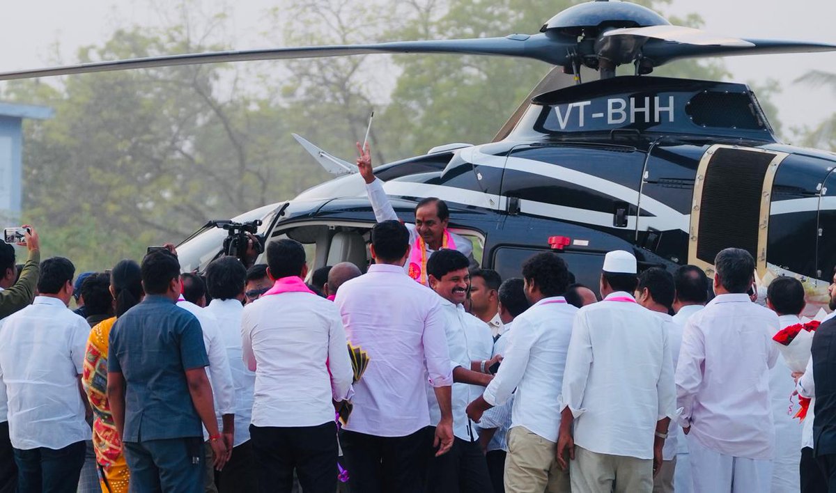 COMMONMAN191a's tweet image. #boss #kcr 
The Man his swag 🔥
కేసీఆర్ గారిని అంత దగ్గరగా చూశాను, తెలంగాణను తీసుకువచ్చిన ఆ మహనీయుడిని చూసే అదృష్టం నా కళ్ళకు దక్కింది!!!