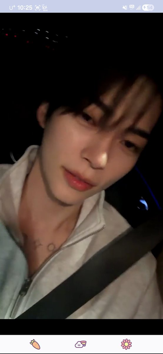 freeday0831's tweet photo. 언제나 다정하게 곁에 있어주어 감사해~~ ❤️ 
언제나 네편이야~~ 알쥐? 한빈  짱 💕 💜 💏 💙 💚 😍 💕 💜 https://t.co/WtpoieYI3I