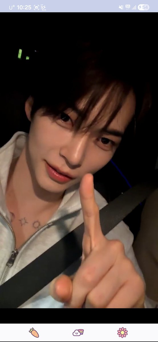 freeday0831's tweet photo. 언제나 다정하게 곁에 있어주어 감사해~~ ❤️ 
언제나 네편이야~~ 알쥐? 한빈  짱 💕 💜 💏 💙 💚 😍 💕 💜 https://t.co/WtpoieYI3I