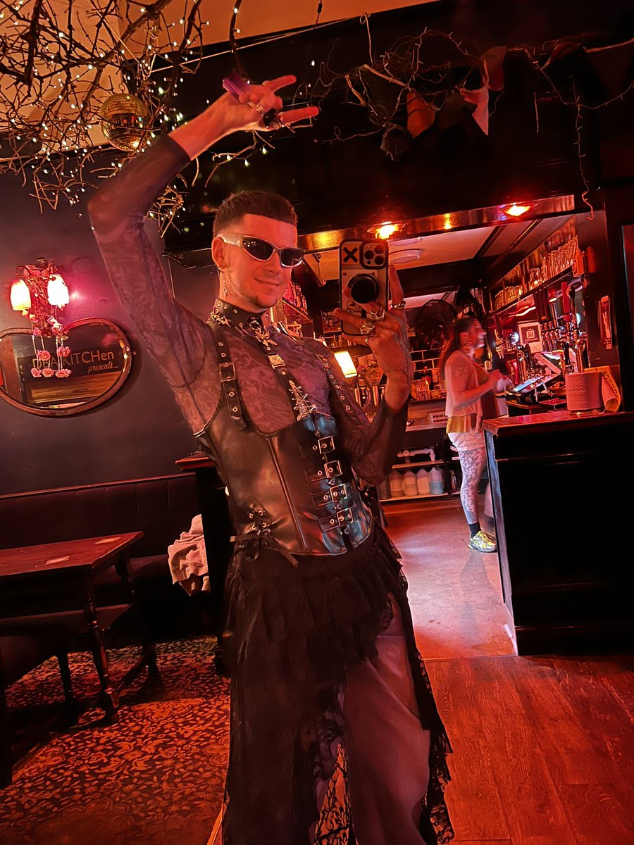 𝔻𝕖𝕔𝕝𝕒𝕟 tweet media