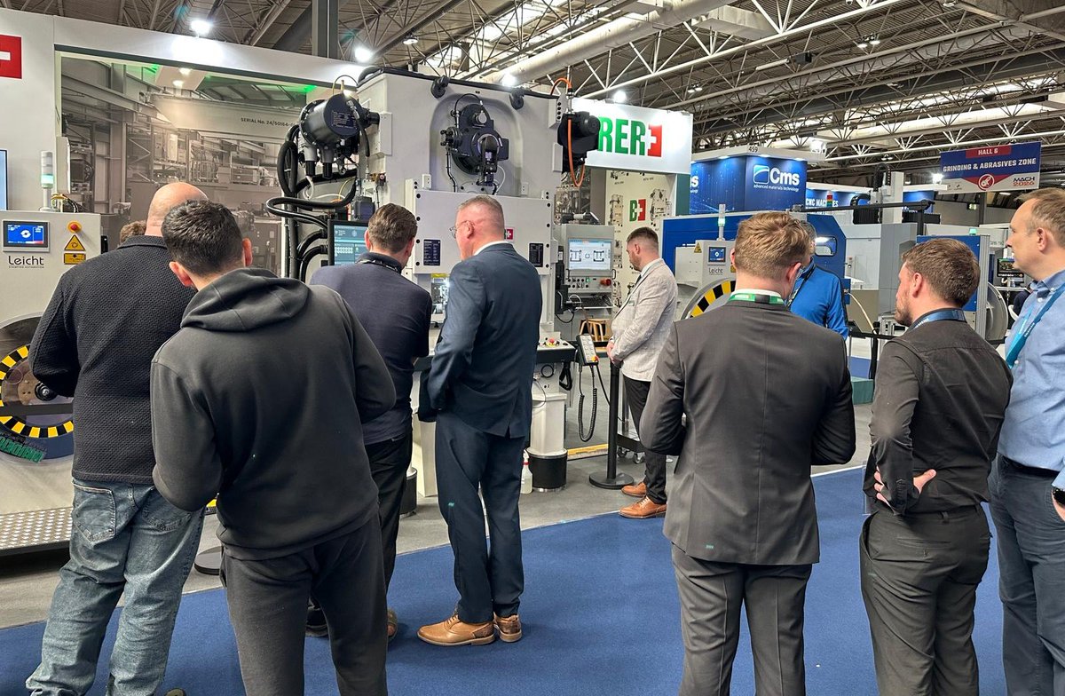 BrudererUK's tweet image. Busy start to day one at #MACH2026! Strong interest in our UK‑exclusive launch of the BSTA 280‑88 press with the new BSV170 feeder &amp;amp; B3 control. 📍NEC Birmingham, Stand 6-479 | 📅20–24 Apr 
Free tickets zurl.co/iccvr 

#mach2026 #ukmfg #bruderer #engineeringexcellence