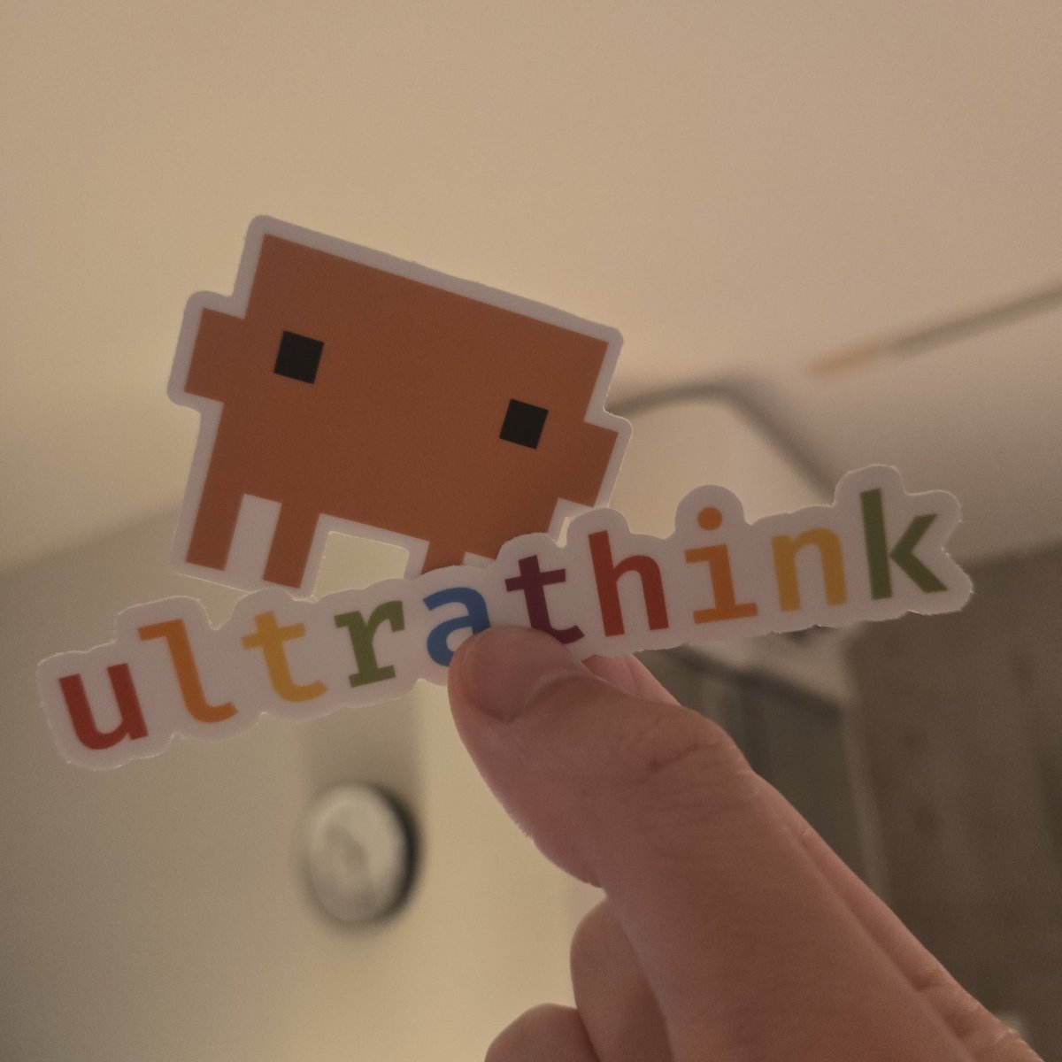 MH4GF's tweet photo. Claude Codeの /stickers 届いた〜 https://t.co/F6EdArfsx8