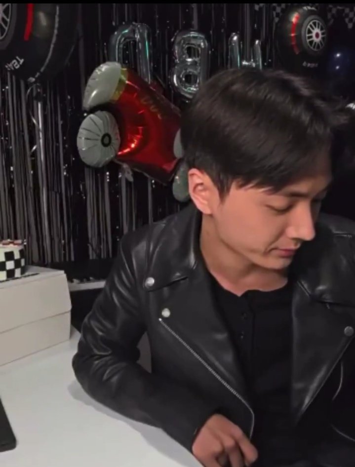 DIVA_OT7 tweet media