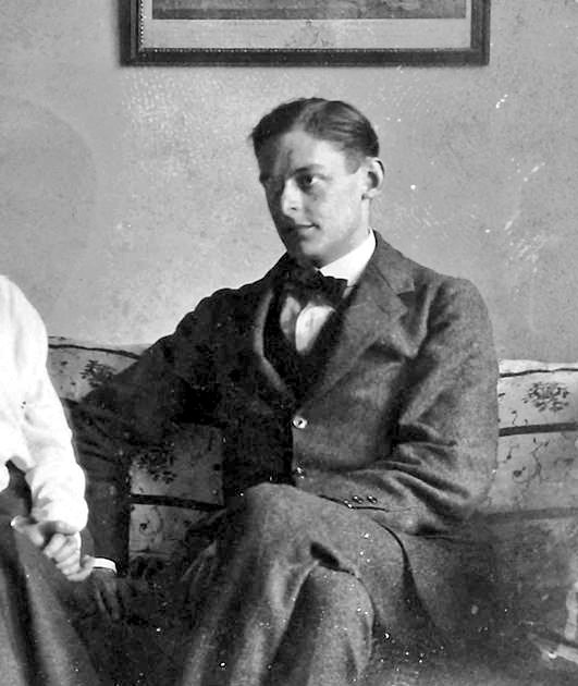 The Book Land tweet media