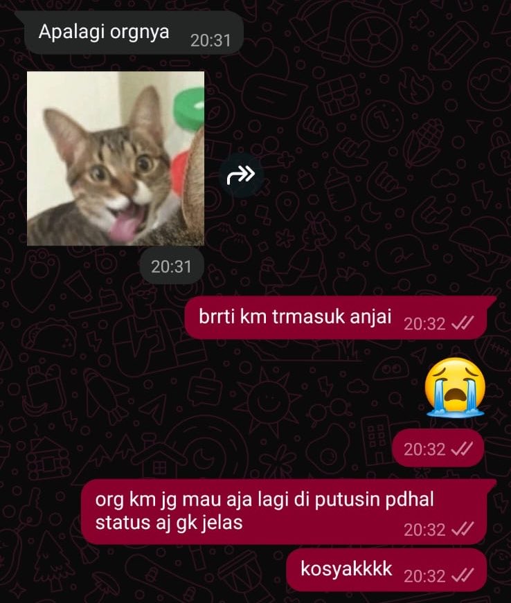 dia stres gak sih???     *berpikir keras*