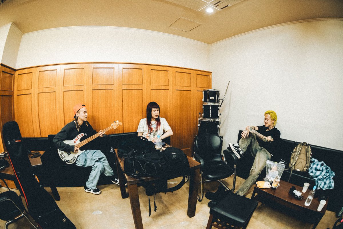 DECADANCE Tour 北海道編ありがとう御座いました

自分たちのツアーで北海道は2021年ぶりだそうで(旭川は初めて)

たくさんの方が待っててくれたのだなぁと
嬉しくなりました

7月はJOIN ALIVEですぐに帰ってくるので
よろしく

帯同してくれたHIKAGEもさんきゅ
📸 <a href="/oct_osawa51/">オクト</a> 
#スサシ
#DECADANCE