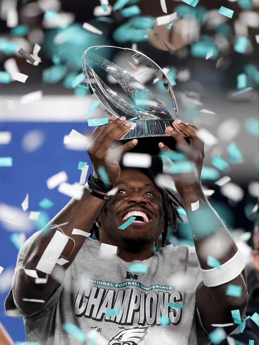 Sade 👋 #FlyEaglesFly 🦅 tweet media