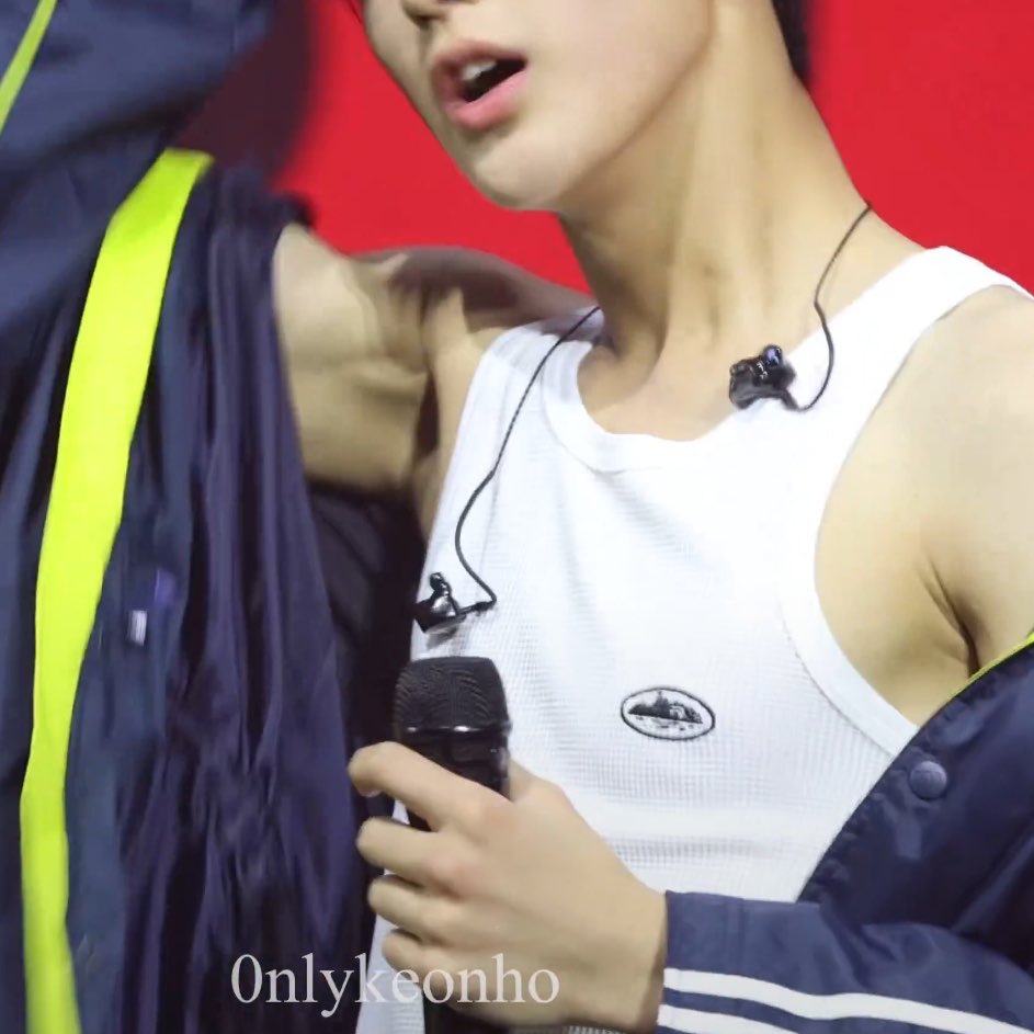 건호 겨드랑이 tweet media