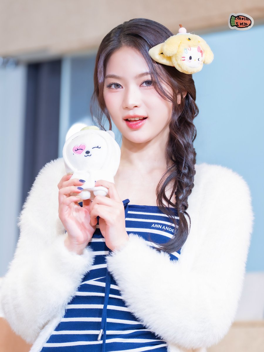 스테이씨 도서관🐰 tweet media