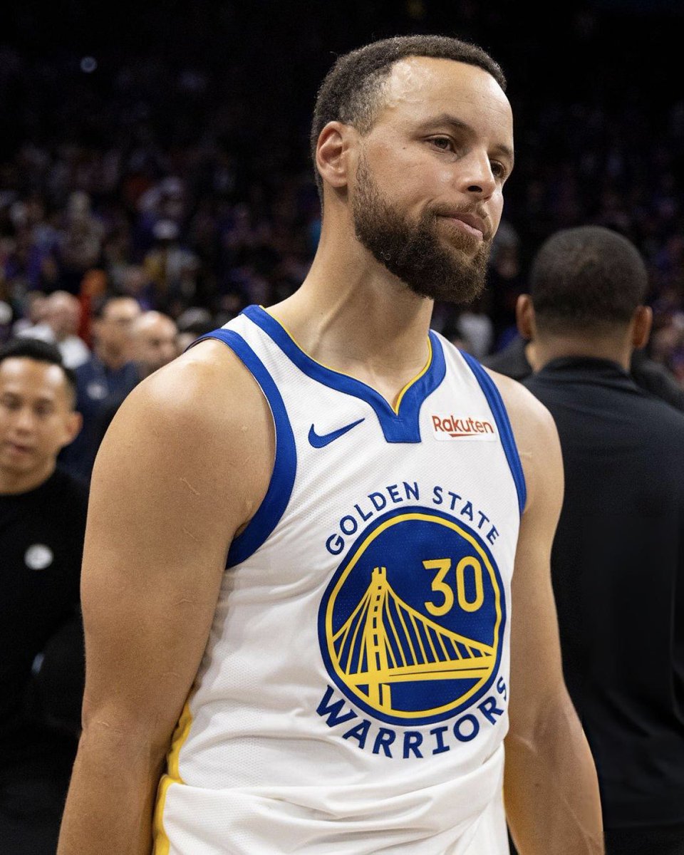 jinthirty's tweet image. Steph Curry flew to LA to see a specialist for his knee in early March:

“Curry was on a search for information about why his right knee still wasn't healing. He had been out for weeks. MRIs continued to confirm no structural issue, but it kept hurting and swelling whenever he