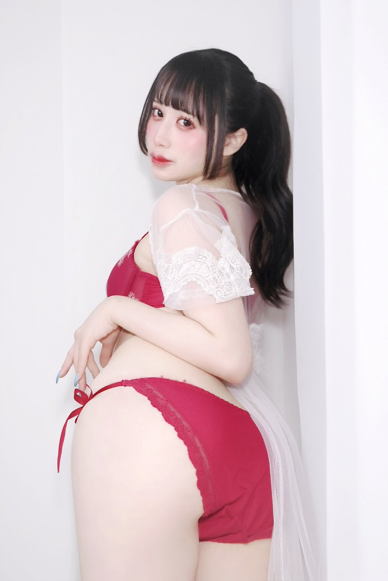 新名 まひる【NO:VA】 tweet media